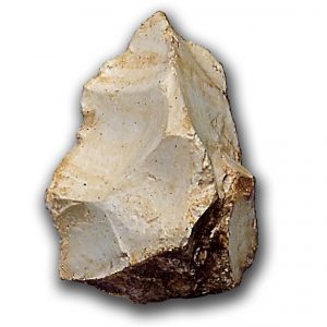 un núcleo de piedra, o sea una piedra de la que se han sacado otras lascas o piezas más pequeñas que se tallarían en puntos